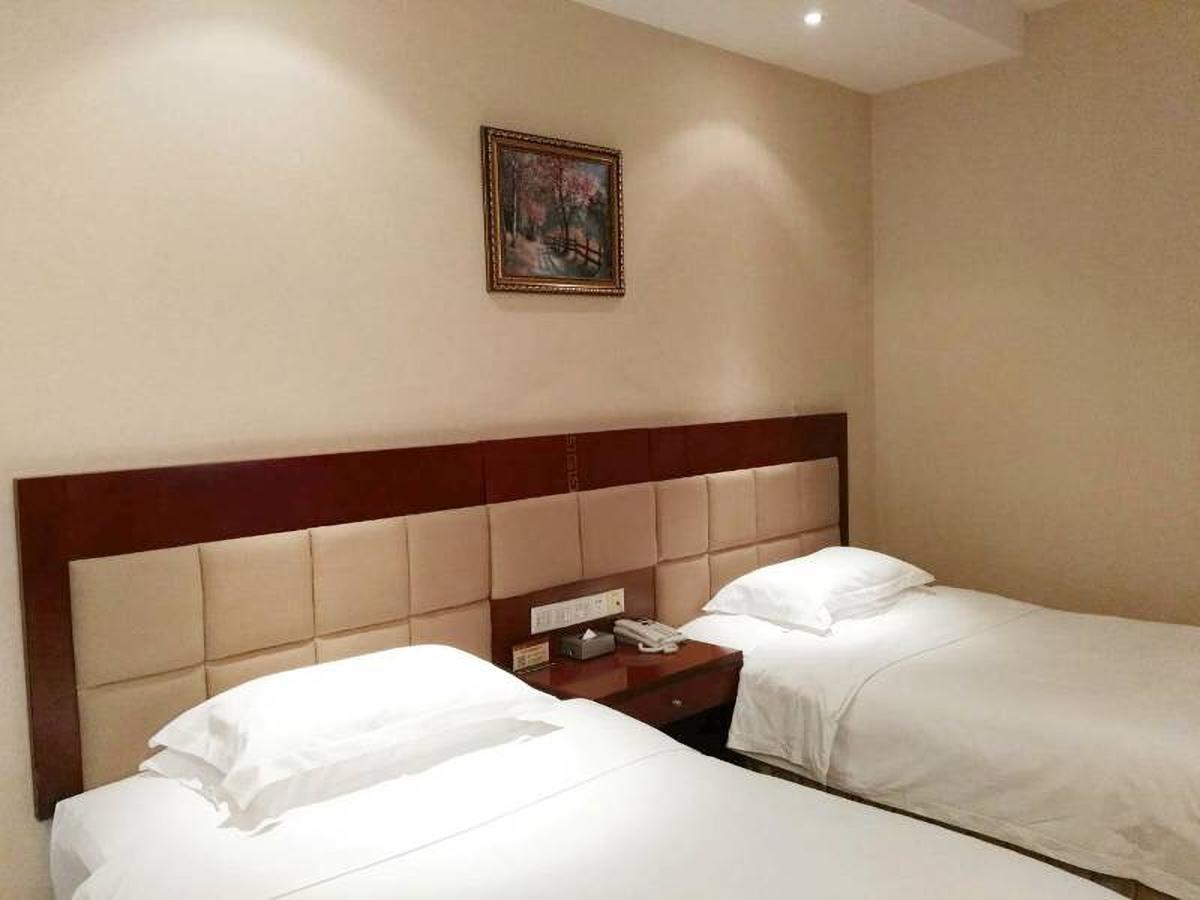 Phoenix Hotel Guangyuan Bagian luar foto